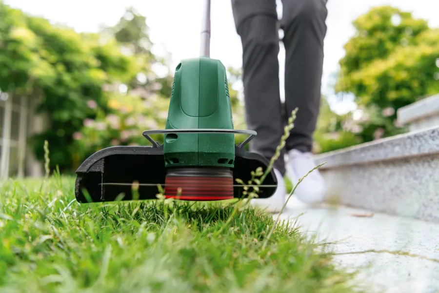 Bosch EasyGrassCut 18-26 gresstrimmer 18 V m/batteri | Ryddesager & Gresstrimmere