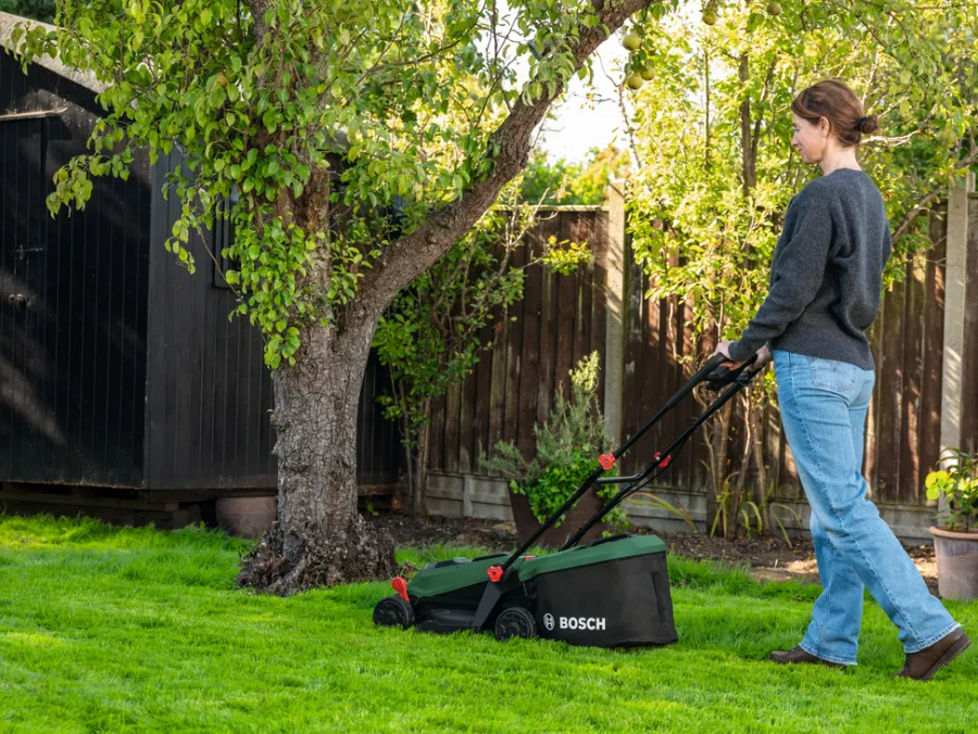 Bosch Rotak 18V-32 batteridrevet gressklipper 4,0 Ah | Gressklippere