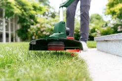 Bosch UniversalGrassCut 18V-260 gresstrimmer 2,0 Ah | Ryddesager & Gresstrimmere